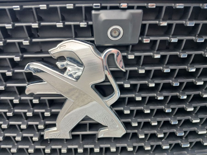 Photo 25 de l'offre de PEUGEOT 5008 II 1.5 BlueHDi 130 EAT8 GT PACK Full CUIR TOE Hayon EL. 360° Hifi 7PL à 33490€ chez Mérignac auto