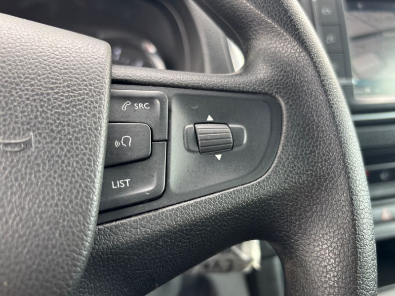 Photo 21 de l'offre de PEUGEOT EXPERT Double Cabine LONG L3 2.0 BlueHDi 120 EAT8 ASPHALT DC 6PL GPS Attel. à 22950€ chez Mérignac auto