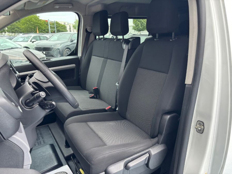 Photo 6 de l'offre de PEUGEOT EXPERT Double Cabine LONG L3 2.0 BlueHDi 120 EAT8 ASPHALT DC 6PL GPS Attel. à 22950€ chez Mérignac auto