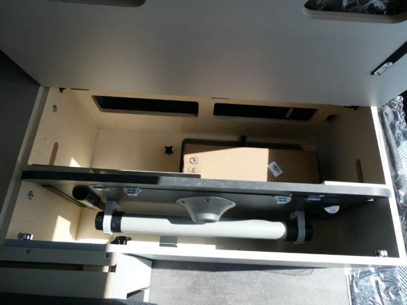 Photo 29 de l'offre de RENAULT TRAFIC VAN ANTILOPE VAN Aménagé FLEX3 2.0 DCi 130 BVM6 L1 240W + 200Ah Chauffage 7800€ d'Options 1ère Main à 42900€ chez Mérignac auto