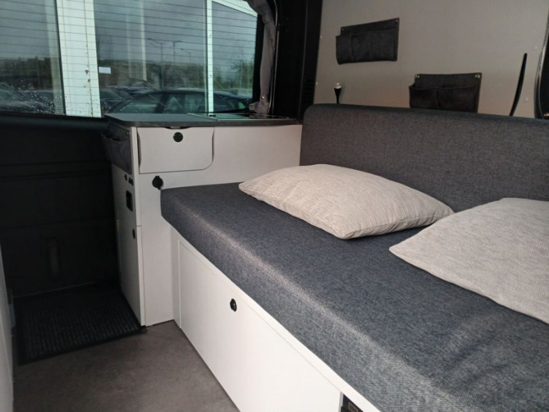 Photo 6 de l'offre de RENAULT TRAFIC VAN ANTILOPE VAN Aménagé FLEX3 2.0 DCi 130 BVM6 L1 240W + 200Ah Chauffage 7800€ d'Options 1ère Main à 42900€ chez Mérignac auto