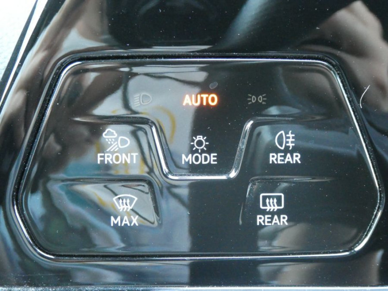 Photo 32 de l'offre de VOLKSWAGEN GOLF VIII 1.4 HYBRID 245 GTE GPS Cockpit ACC LED+ 1ère Main à 27470€ chez Mérignac auto