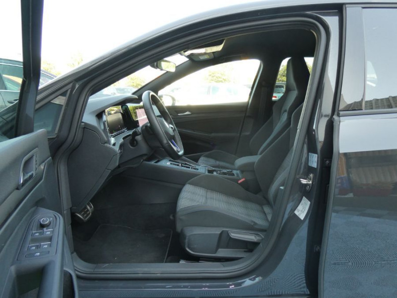 Photo 13 de l'offre de VOLKSWAGEN GOLF VIII 1.4 HYBRID 245 GTE GPS Cockpit ACC LED+ 1ère Main à 27470€ chez Mérignac auto