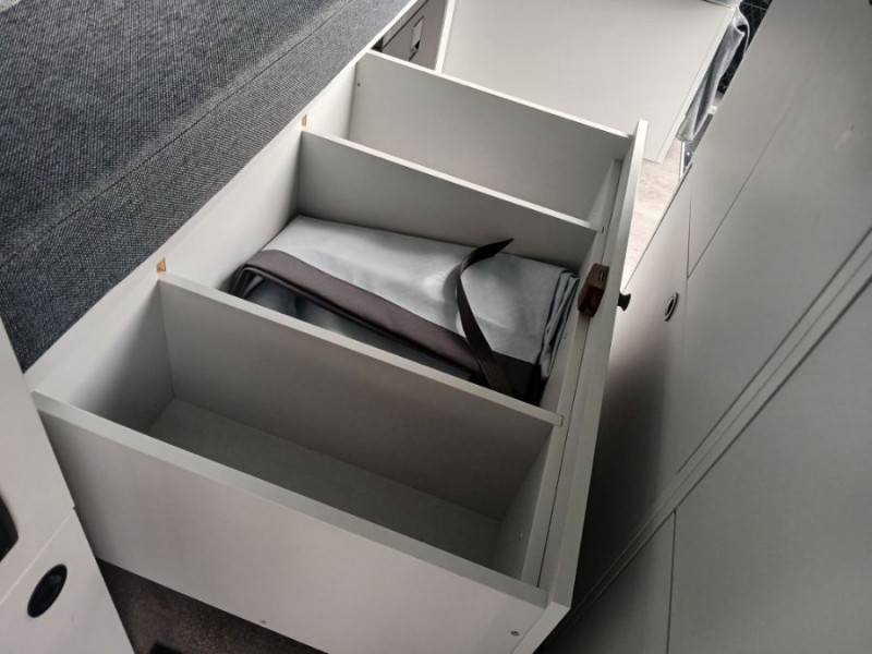 Photo 22 de l'offre de RENAULT TRAFIC VAN ANTILOPE VAN Aménagé FLEX3 2.0 DCi 130 BVM6 L1 240W + 200Ah Chauffage 7800€ d'Options 1ère Main à 42900€ chez Mérignac auto