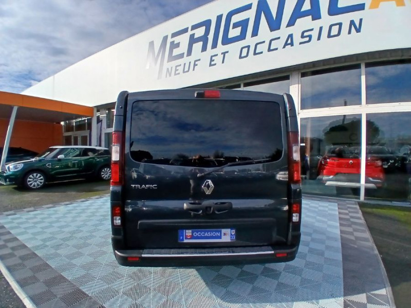 Photo 13 de l'offre de RENAULT TRAFIC VAN ANTILOPE VAN Aménagé FLEX3 2.0 DCi 130 BVM6 L1 240W + 200Ah Chauffage 7800€ d'Options 1ère Main à 42900€ chez Mérignac auto