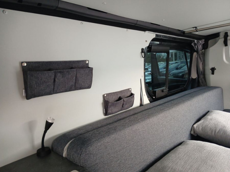 Photo 9 de l'offre de RENAULT TRAFIC VAN ANTILOPE VAN Aménagé FLEX3 2.0 DCi 130 BVM6 L1 240W + 200Ah Chauffage 7800€ d'Options 1ère Main à 42900€ chez Mérignac auto