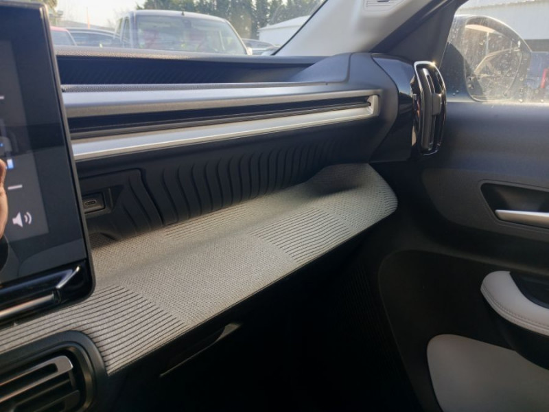 Photo 31 de l'offre de CITROEN C3 NEW 1.2 PureTech 100 BVM6 MAX GPS Camera à 17970€ chez Mérignac auto