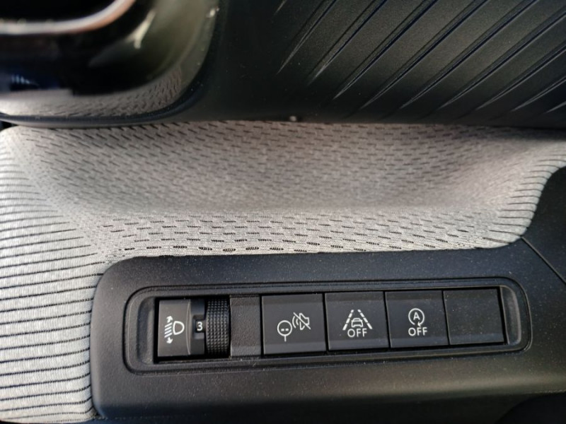 Photo 26 de l'offre de CITROEN C3 NEW 1.2 PureTech 100 BVM6 MAX GPS Camera à 17970€ chez Mérignac auto