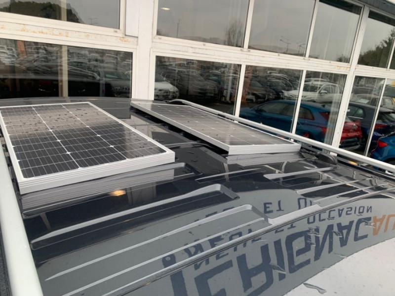 Photo 33 de l'offre de RENAULT TRAFIC VAN ANTILOPE VAN Aménagé FLEX3 2.0 DCi 130 BVM6 L1 240W + 200Ah Chauffage 7800€ d'Options 1ère Main à 42900€ chez Mérignac auto