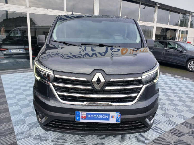 Photo 11 de l'offre de RENAULT TRAFIC VAN ANTILOPE VAN Aménagé FLEX3 2.0 DCi 130 BVM6 L1 240W + 200Ah Chauffage 7800€ d'Options 1ère Main à 42900€ chez Mérignac auto