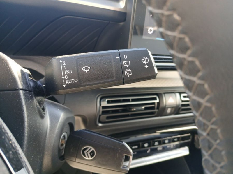 Photo 28 de l'offre de CITROEN C3 NEW 1.2 PureTech 100 BVM6 MAX GPS Camera à 17970€ chez Mérignac auto