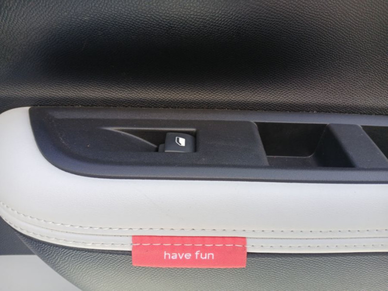 Photo 21 de l'offre de CITROEN C3 NEW 1.2 PureTech 100 BVM6 MAX GPS Camera à 17970€ chez Mérignac auto