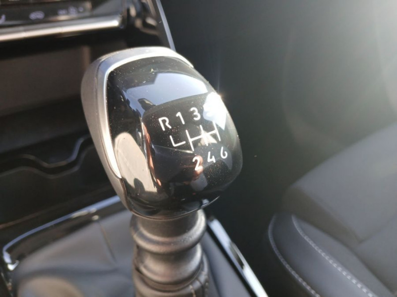 Photo 14 de l'offre de CITROEN C3 NEW 1.2 PureTech 100 BVM6 MAX GPS Camera à 17970€ chez Mérignac auto