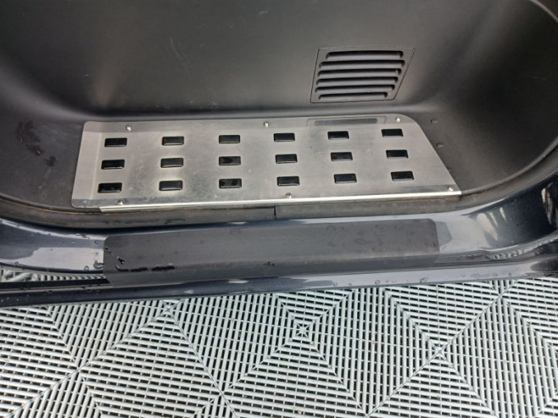 Photo 46 de l'offre de RENAULT TRAFIC VAN ANTILOPE VAN Aménagé FLEX3 2.0 DCi 130 BVM6 L1 240W + 200Ah Chauffage 7800€ d'Options 1ère Main à 42900€ chez Mérignac auto