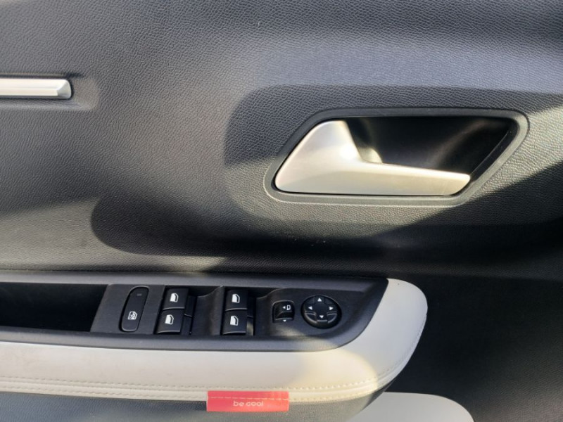 Photo 25 de l'offre de CITROEN C3 NEW 1.2 PureTech 100 BVM6 MAX GPS Camera à 17970€ chez Mérignac auto