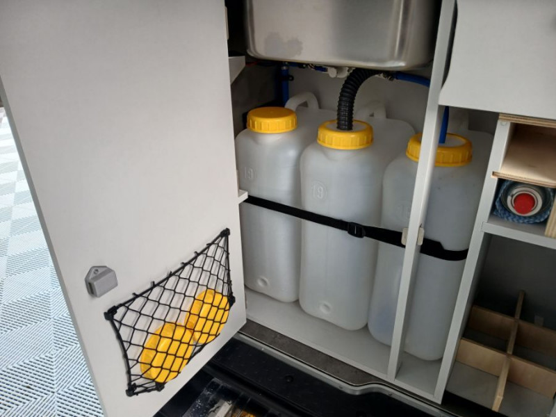 Photo 27 de l'offre de RENAULT TRAFIC VAN ANTILOPE VAN Aménagé FLEX3 2.0 DCi 130 BVM6 L1 240W + 200Ah Chauffage 7800€ d'Options 1ère Main à 42900€ chez Mérignac auto