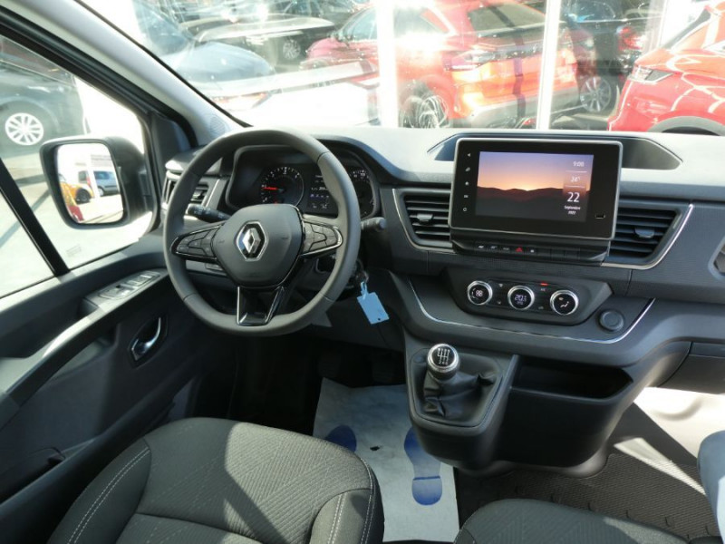 Photo 41 de l'offre de RENAULT TRAFIC VAN ANTILOPE VAN Aménagé FLEX3 2.0 DCi 130 BVM6 L1 240W + 200Ah Chauffage 7800€ d'Options 1ère Main à 42900€ chez Mérignac auto