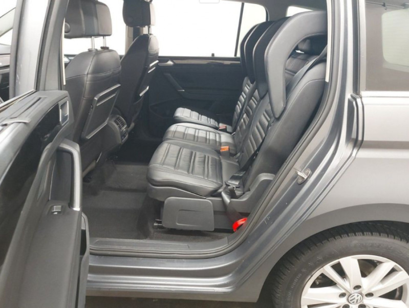 Photo 6 de l'offre de VOLKSWAGEN TOURAN III 1.5 TSI 150 DSG7 CARAT HIGHLINE CUIR SE GPS ACC SC 5PL 1ère Main à 26950€ chez Mérignac auto