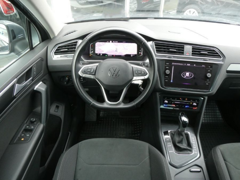 Photo 3 de l'offre de VOLKSWAGEN TIGUAN II (2) 2.0 TDI 150 DSG 2WD ELEGANCE TOE GPS Camera ACC Hayon EL. JA18 1ère Main à 33950€ chez Mérignac auto