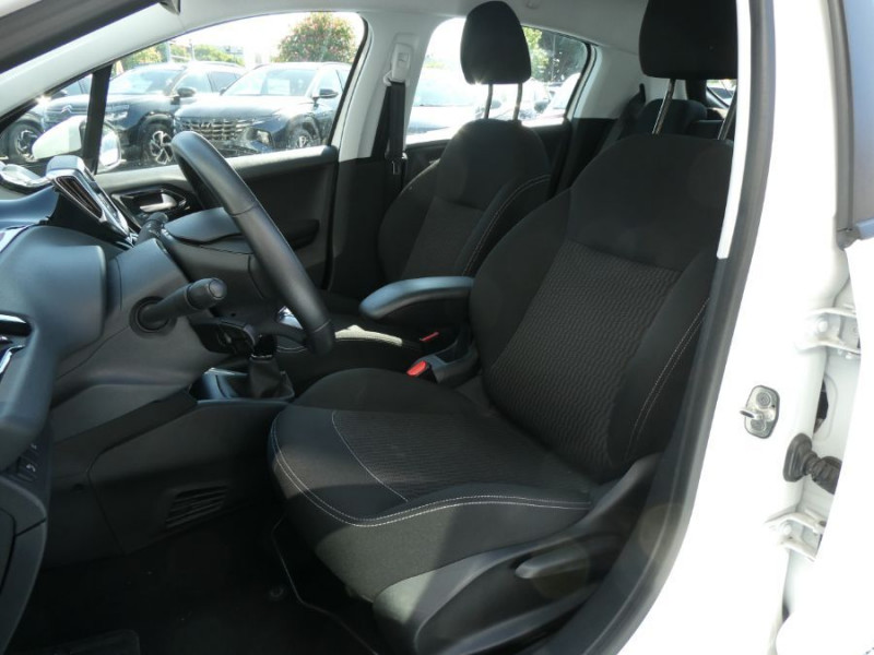 Photo 5 de l'offre de PEUGEOT 208 1.2 PureTech 82 ACTIVE BUSINESS GPS Radar à 9690€ chez Mérignac auto