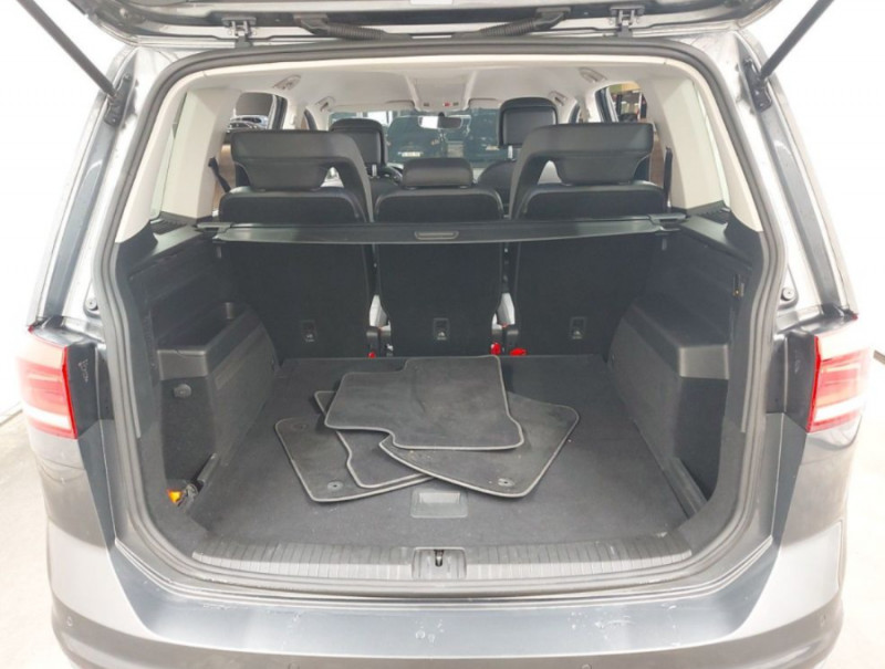 Photo 8 de l'offre de VOLKSWAGEN TOURAN III 1.5 TSI 150 DSG7 CARAT HIGHLINE CUIR SE GPS ACC SC 5PL 1ère Main à 26950€ chez Mérignac auto