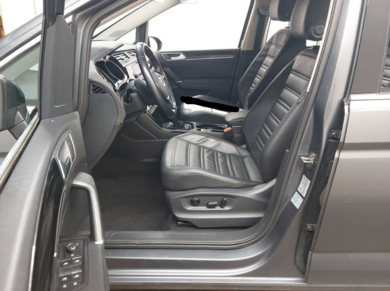 Photo 5 de l'offre de VOLKSWAGEN TOURAN III 1.5 TSI 150 DSG7 CARAT HIGHLINE CUIR SE GPS ACC SC 5PL 1ère Main à 26950€ chez Mérignac auto