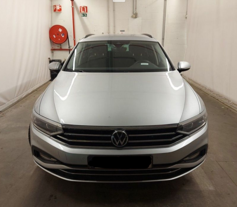 Photo 9 de l'offre de VOLKSWAGEN PASSAT SW VIII 1.6 TDI 120 DSG7 STYLE BUSINESS GPS Radars ACC Hayon EL. 1ère Main à 23450€ chez Mérignac auto