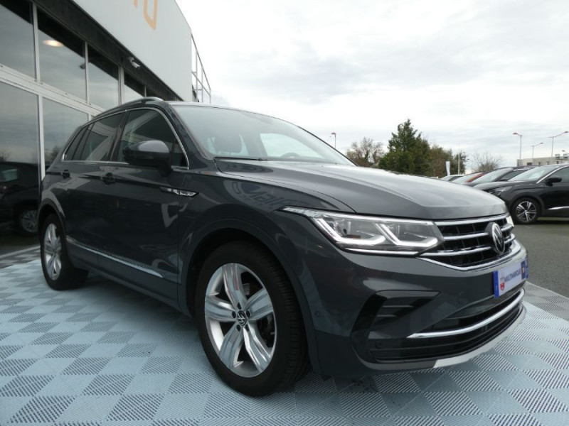 Photo 6 de l'offre de VOLKSWAGEN TIGUAN II (2) 2.0 TDI 150 DSG 2WD ELEGANCE TOE GPS Camera ACC Hayon EL. JA18 1ère Main à 33950€ chez Mérignac auto