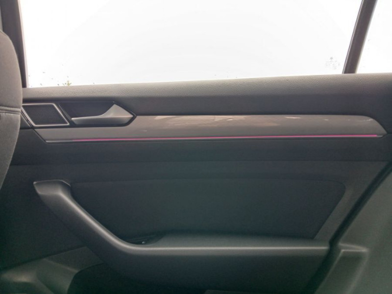 Photo 40 de l'offre de VOLKSWAGEN PASSAT SW VIII 1.6 TDI 120 DSG7 STYLE BUSINESS GPS Radars ACC Hayon EL. 1ère Main à 23450€ chez Mérignac auto