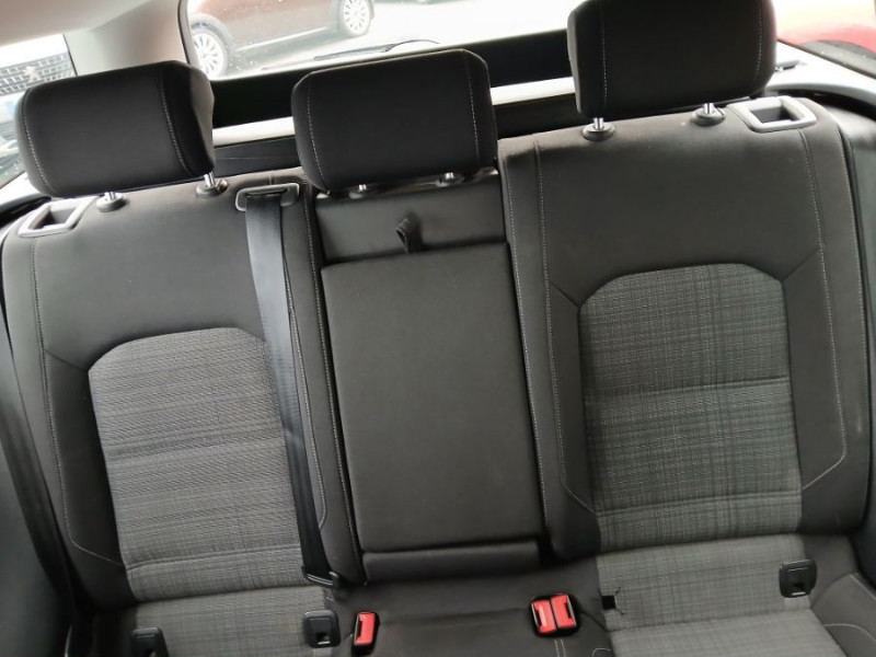 Photo 41 de l'offre de VOLKSWAGEN PASSAT SW VIII 1.6 TDI 120 DSG7 STYLE BUSINESS GPS Radars ACC Hayon EL. 1ère Main à 23450€ chez Mérignac auto
