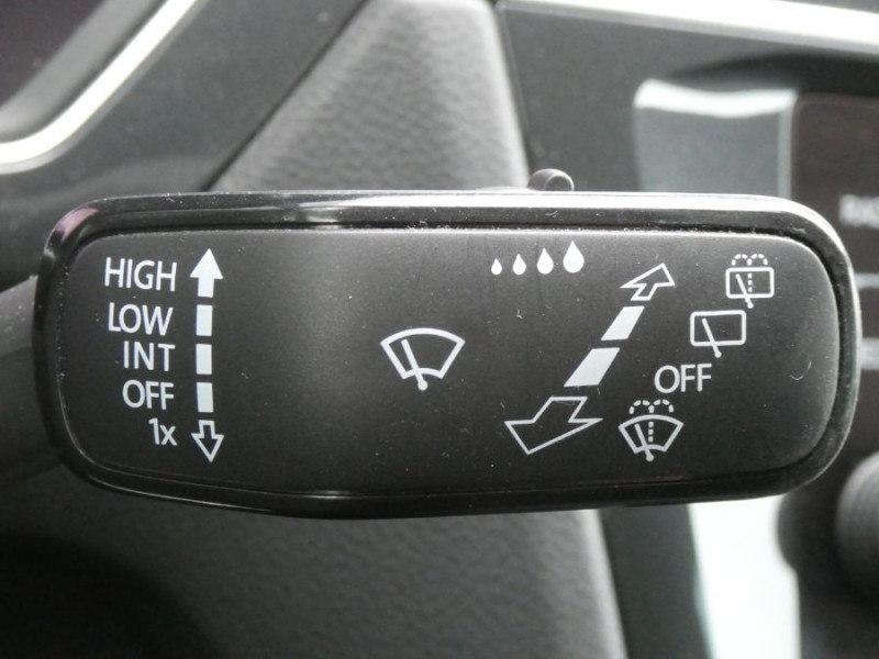 Photo 37 de l'offre de VOLKSWAGEN TIGUAN II (2) 2.0 TDI 150 DSG 2WD ELEGANCE TOE GPS Camera ACC Hayon EL. JA18 1ère Main à 33950€ chez Mérignac auto