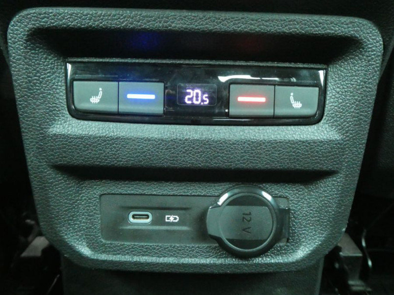 Photo 24 de l'offre de VOLKSWAGEN TIGUAN II (2) 2.0 TDI 150 DSG 2WD ELEGANCE TOE GPS Camera ACC Hayon EL. JA18 1ère Main à 33950€ chez Mérignac auto