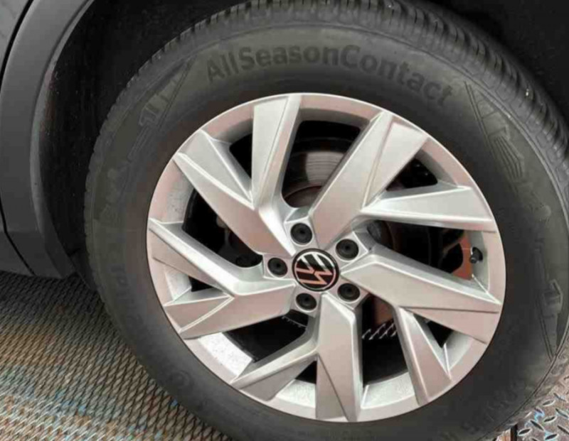 Photo 12 de l'offre de VOLKSWAGEN TIGUAN II (2) 2.0 TDI 150 DSG 2WD ELEGANCE TOE GPS Camera ACC Hayon EL. JA18 1ère Main à 33950€ chez Mérignac auto