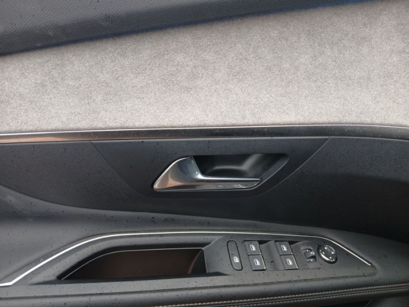 Photo 19 de l'offre de PEUGEOT 3008 II (2) 1.5 BlueHDi 130 EAT8 GT Black Pack JA19 Hayon EL. à 29950€ chez Mérignac auto