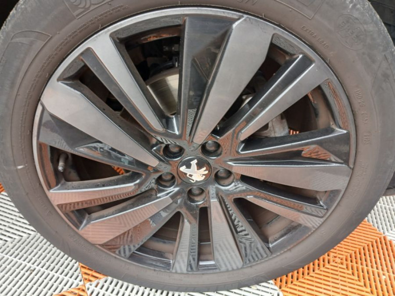 Photo 22 de l'offre de PEUGEOT 3008 II (2) 1.5 BlueHDi 130 EAT8 GT Black Pack JA19 Hayon EL. à 29950€ chez Mérignac auto