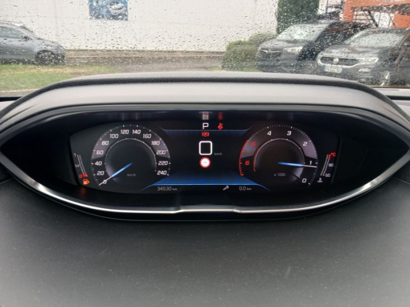 Photo 24 de l'offre de PEUGEOT 3008 II (2) 1.5 BlueHDi 130 EAT8 GT Black Pack JA19 Hayon EL. à 29950€ chez Mérignac auto