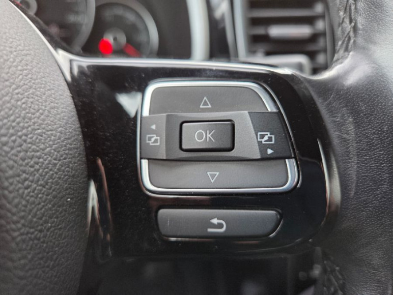 Photo 26 de l'offre de VOLKSWAGEN COCCINELLE CABRIOLET 1.2 TSI 105 BVM6 SOUND GPS Xénon SC JA17 Carnet à 20900€ chez Mérignac auto