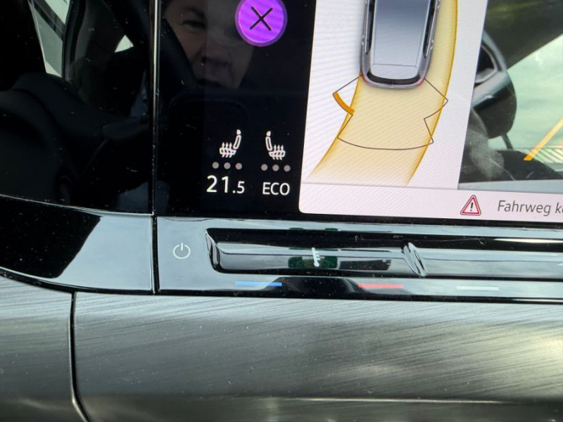 Photo 23 de l'offre de VOLKSWAGEN GOLF VIII 1.4 HYBRID 204 STYLE GPS Camera ACC LED+ 1ère Main à 25950€ chez Mérignac auto