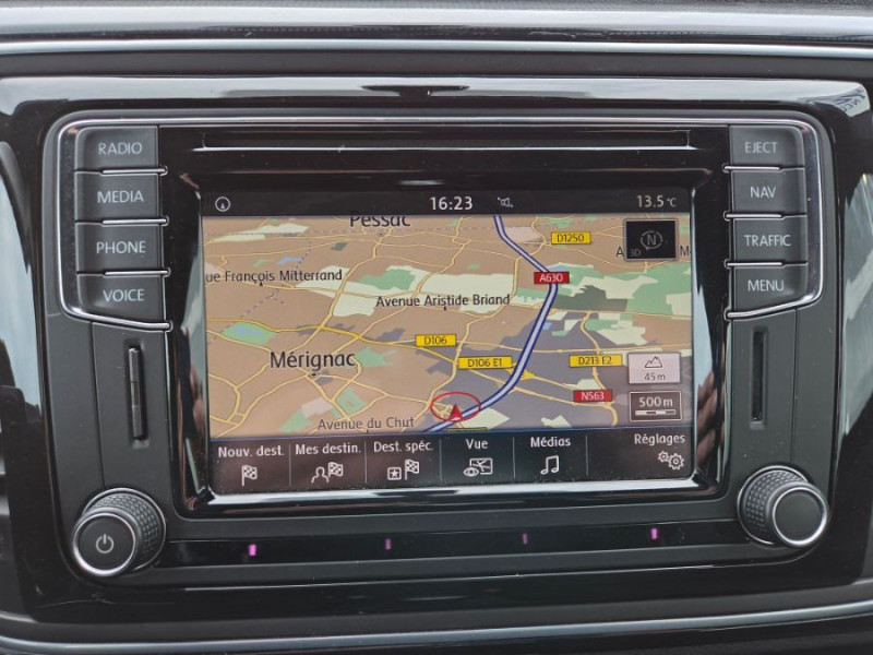 Photo 34 de l'offre de VOLKSWAGEN COCCINELLE CABRIOLET 1.2 TSI 105 BVM6 SOUND GPS Xénon SC JA17 Carnet à 20900€ chez Mérignac auto