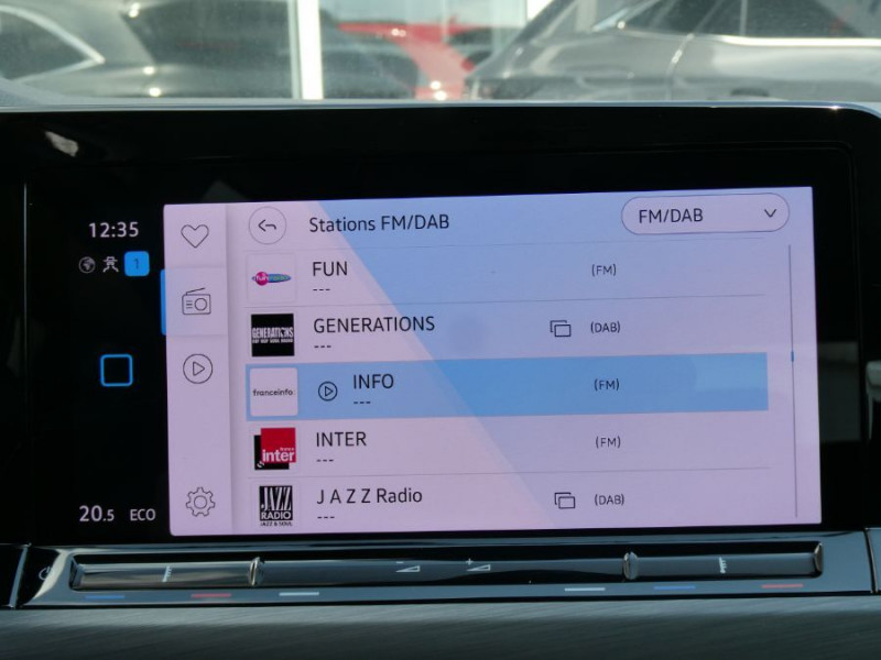 Photo 26 de l'offre de VOLKSWAGEN GOLF VIII 1.4 HYBRID 204 STYLE GPS Camera ACC LED+ 1ère Main à 25950€ chez Mérignac auto