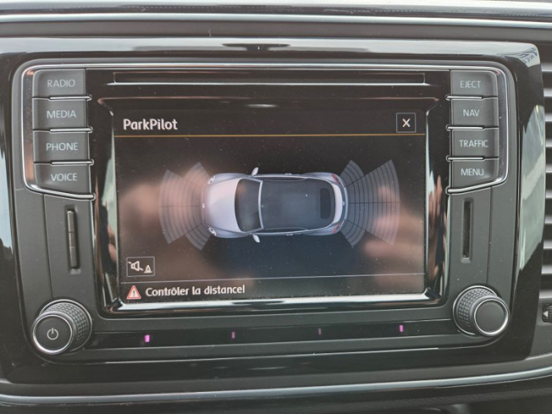 Photo 22 de l'offre de VOLKSWAGEN COCCINELLE CABRIOLET 1.2 TSI 105 BVM6 SOUND GPS Xénon SC JA17 Carnet à 20900€ chez Mérignac auto