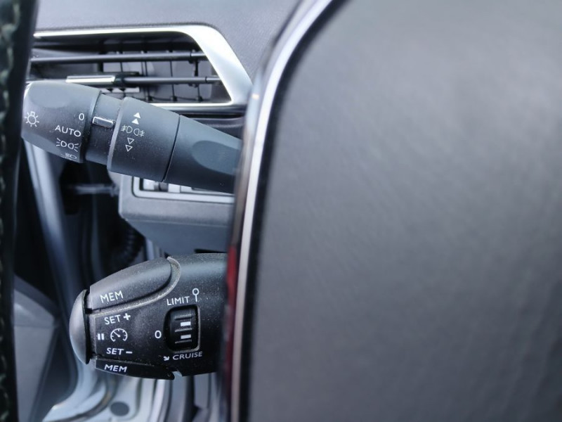 Photo 17 de l'offre de PEUGEOT 3008 II 1.5 BlueHDi 130 BVM6 ALLURE Camera ADML 1ère Main à 16450€ chez Mérignac auto