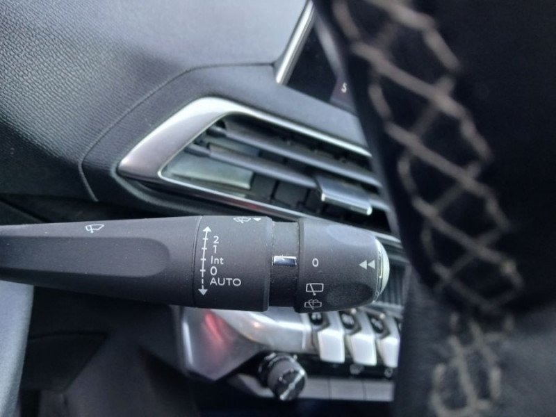 Photo 18 de l'offre de PEUGEOT 3008 II 1.5 BlueHDi 130 BVM6 ALLURE Camera ADML 1ère Main à 16450€ chez Mérignac auto