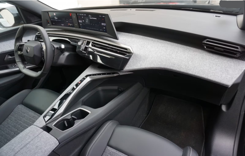 Photo 8 de l'offre de PEUGEOT 3008 HYBRID 145 e-DCS6 ALLURE CarPlay à 30450€ chez Mérignac auto