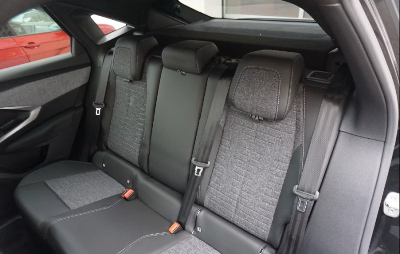 Photo 10 de l'offre de PEUGEOT 3008 HYBRID 145 e-DCS6 ALLURE CarPlay à 30450€ chez Mérignac auto