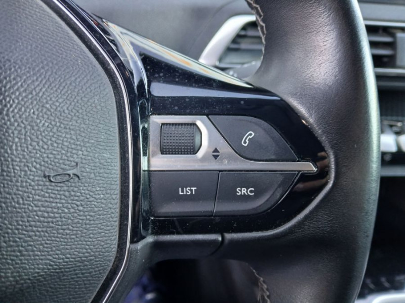 Photo 16 de l'offre de PEUGEOT 3008 II 1.5 BlueHDi 130 BVM6 ALLURE Camera ADML 1ère Main à 16450€ chez Mérignac auto