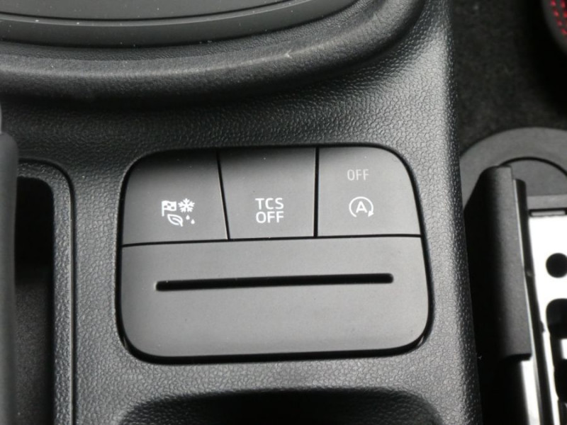 Photo 21 de l'offre de FORD PUMA 1.0 EcoBoost 155 DCT7 HYBRID MHEV ST LINE 3550€ d'Options -30% sous Neuf à 23950€ chez Mérignac auto