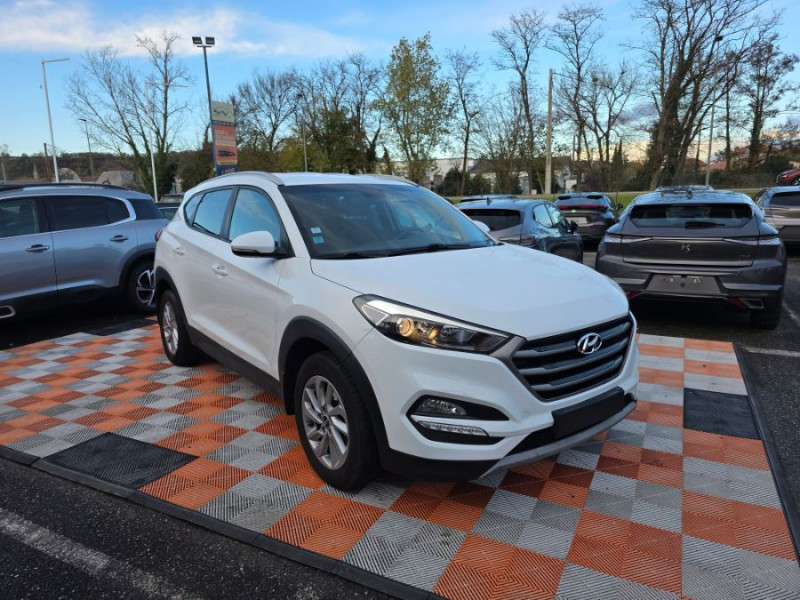 Photo 8 de l'offre de HYUNDAI TUCSON III 1.7 CRDI 115 BVM6 NAVI PACK Camera SC à 13450€ chez Mérignac auto
