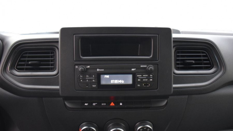 Photo 8 de l'offre de RENAULT MASTER L4 CAMION 20M3 Blue dCi 165 BVM6 3.5T Propulsion RJ HAYON Elect. 681€ HT/M à 41900€ chez Mérignac auto