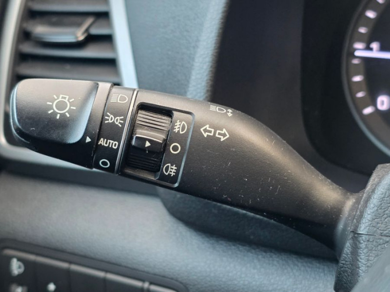Photo 30 de l'offre de HYUNDAI TUCSON III 1.7 CRDI 115 BVM6 NAVI PACK Camera SC à 13450€ chez Mérignac auto